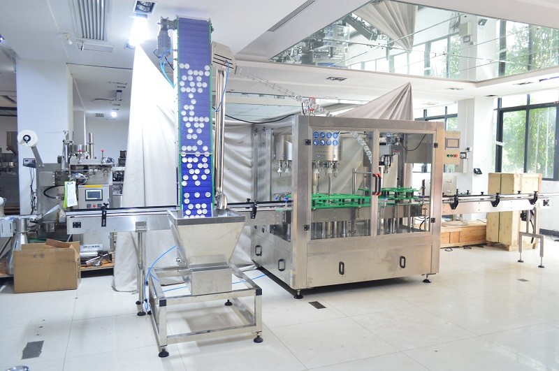 Automati Gallon Liquid Filling Capping Machine