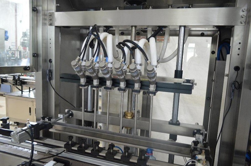 Automati Liquid Filling Packaging Machine