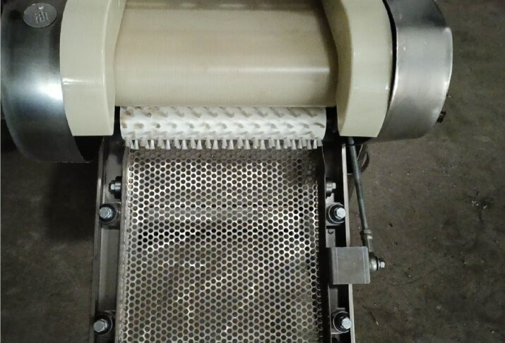 Stainlsess Steel Chinchin Cutting Machine for Chin Chin Making in Bakery Shop