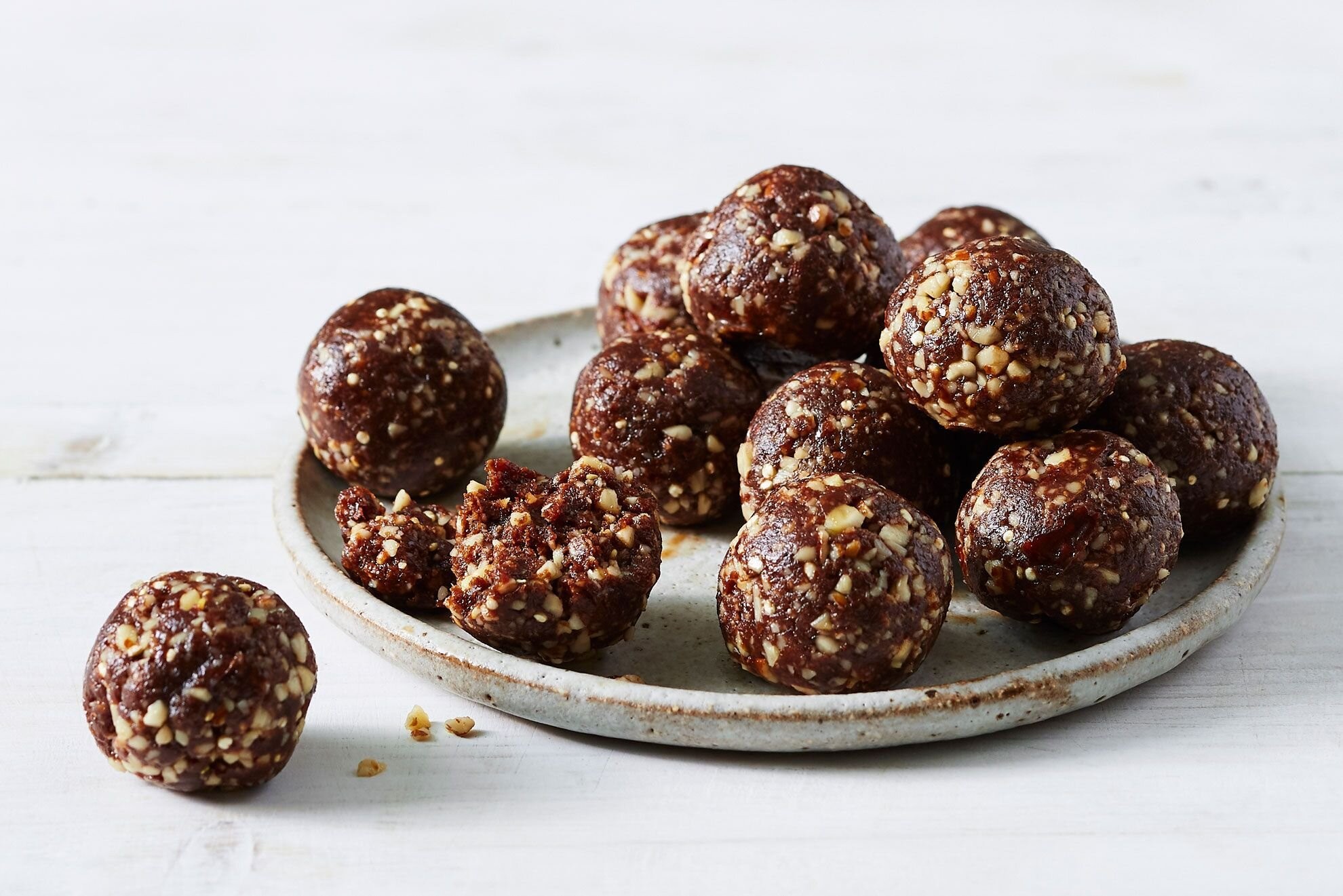 Date Energy Balls Making Machine Peanut Butter Protein Ball Forming Machine Filled Sweet Ball Maker Machine​